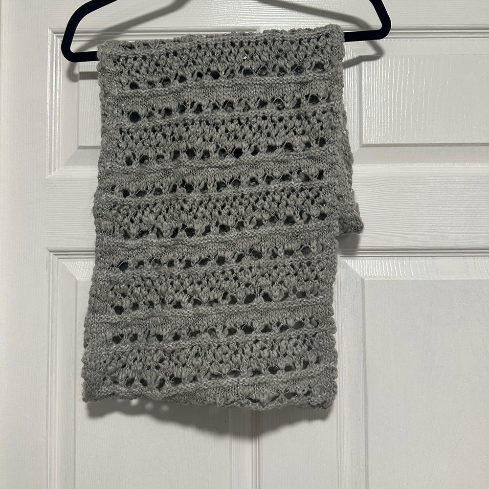 American Eagle Shiny Gray Knit Infinity Scarf OS